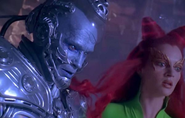 Arnold Schwarzenegger Had A Message For Batman After Reuniting With Poison Ivy Uma Thurman In Fun Pic