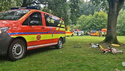 Wetter im Ticker - Jugendliche stirbt nach Blitzeinschlag in Delmenhorst