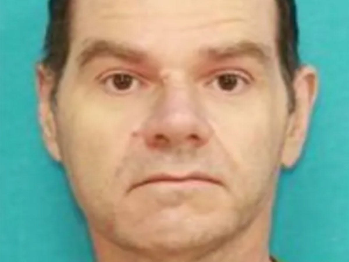 Triple murder suspect captured by Arkansas police after day-long manhunt