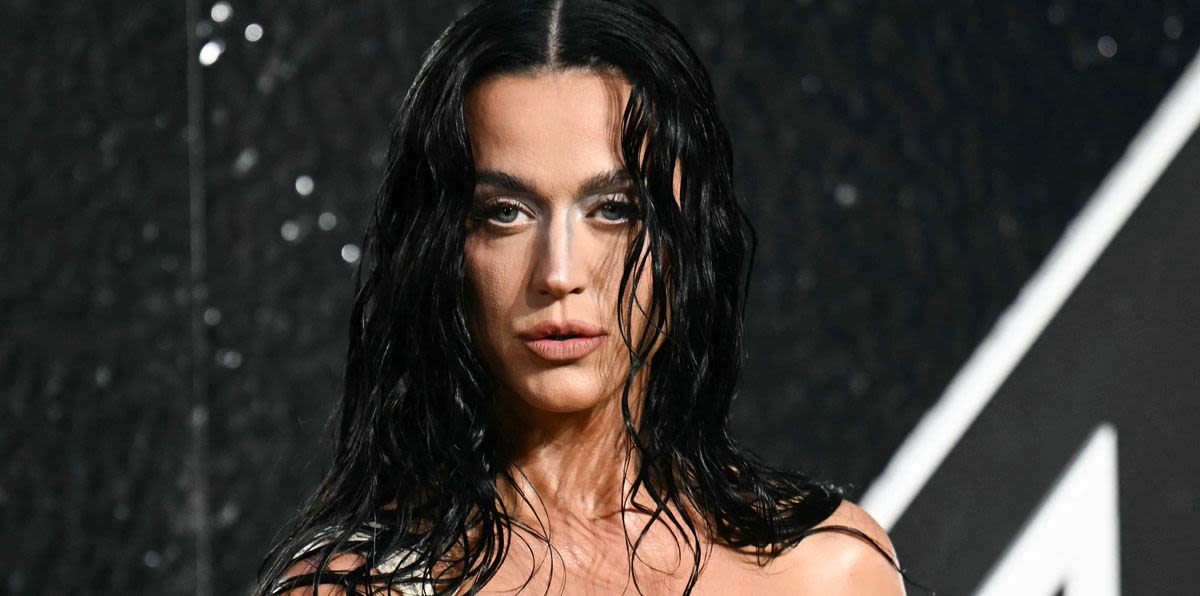 Katy Perry Brings The Heat In Soaking Wet VMAs Look