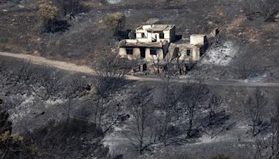 Incendios forestales azotan en islas griegas