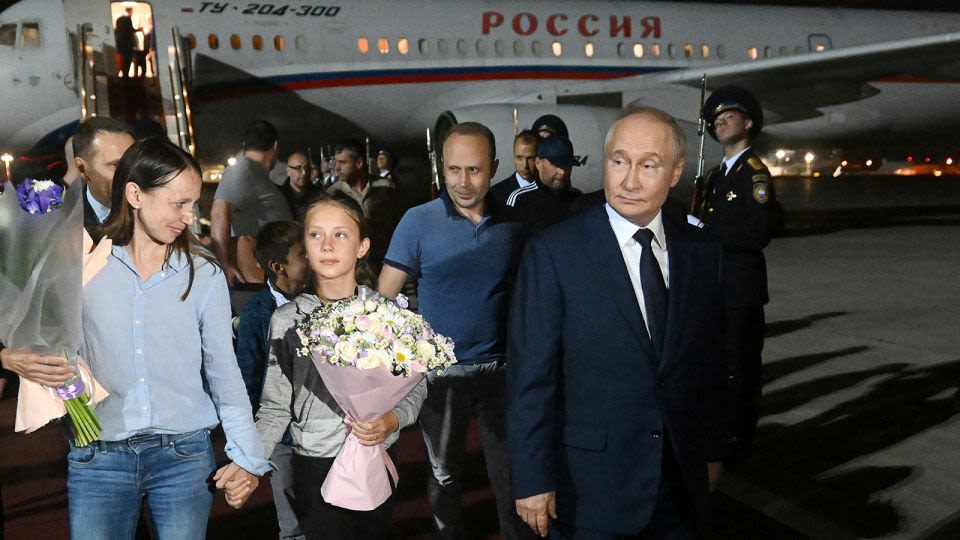 Children of undercover Russian spy couple only learned their nationality on flight to Moscow