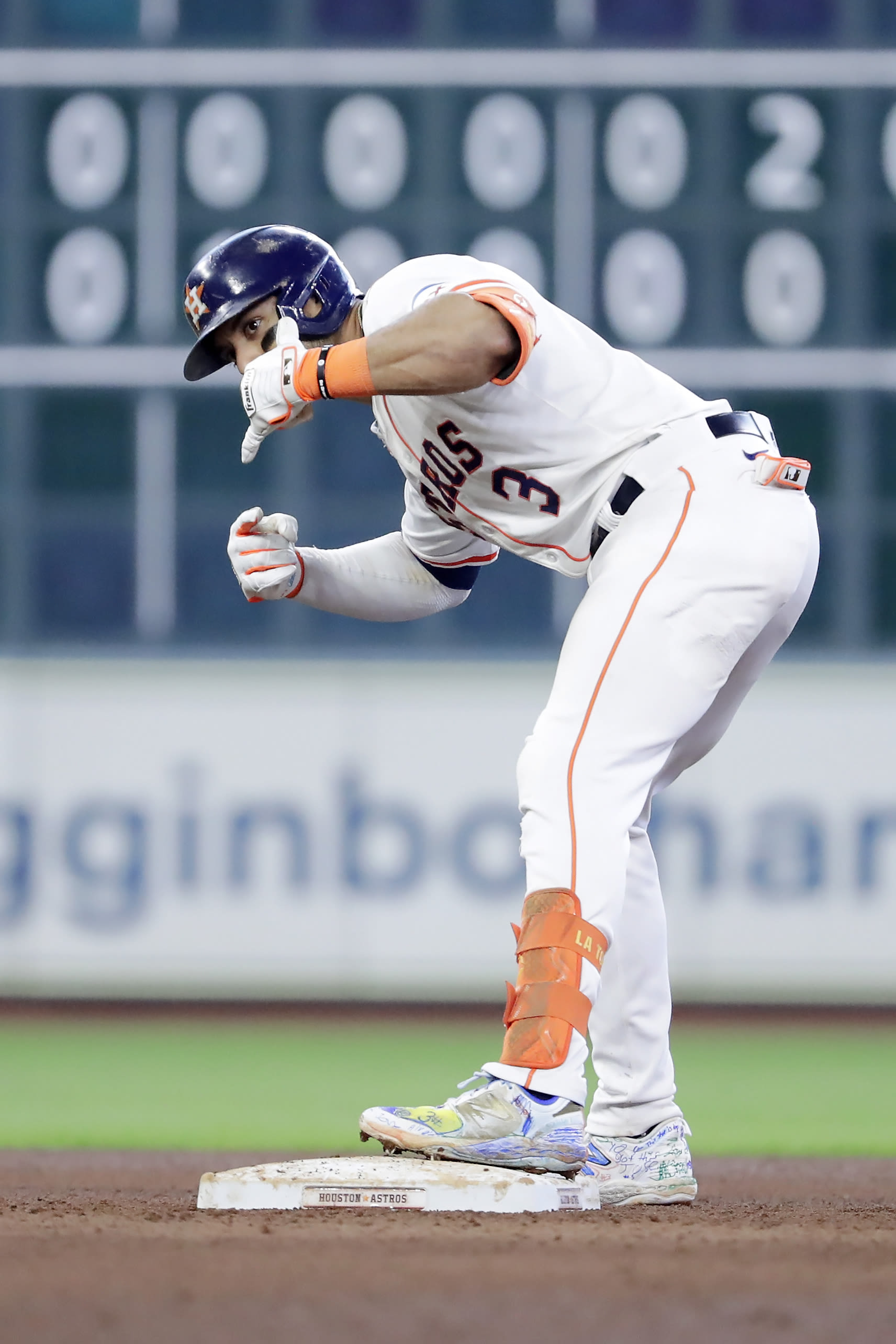 Astros sweep Orioles with 8-1 victory