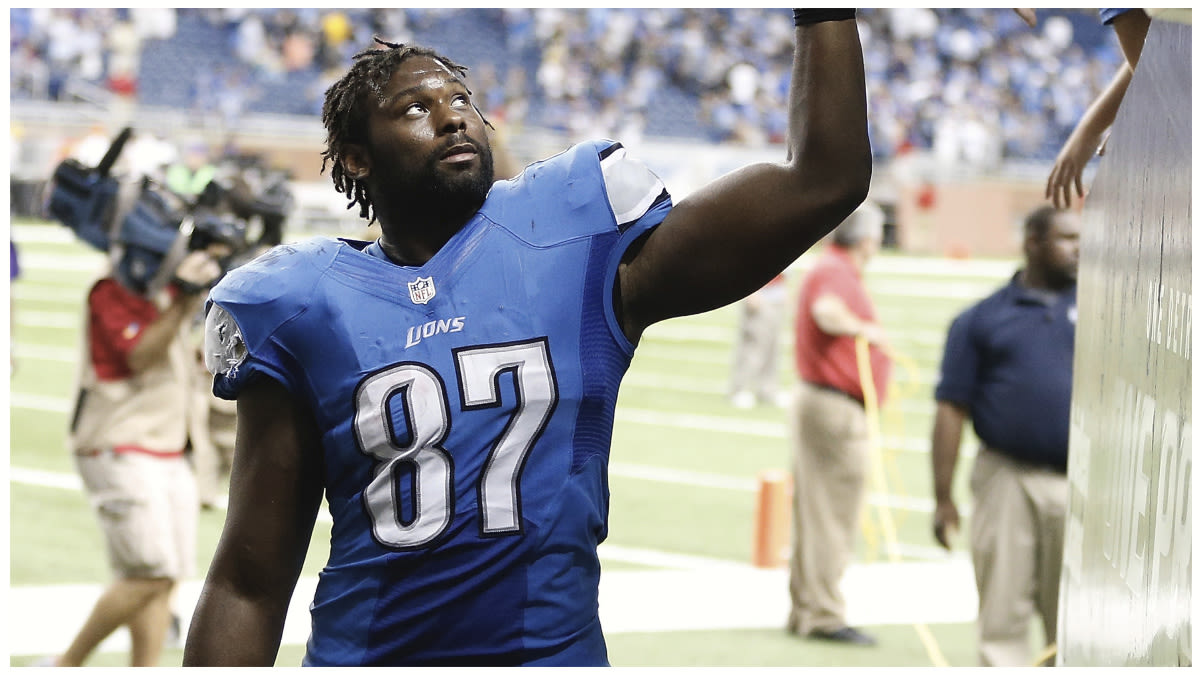 Video Shows Former Lions 1st-Round Draft Pick Punching Door in 7-Eleven Store