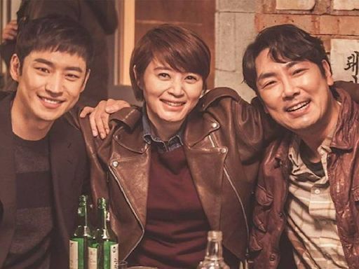 Lee Je Hoon, Kim Hye Soo, and all season 1 cast confirmed to appear in Signal 2, writer Kim Eun Hee’s husband reveals