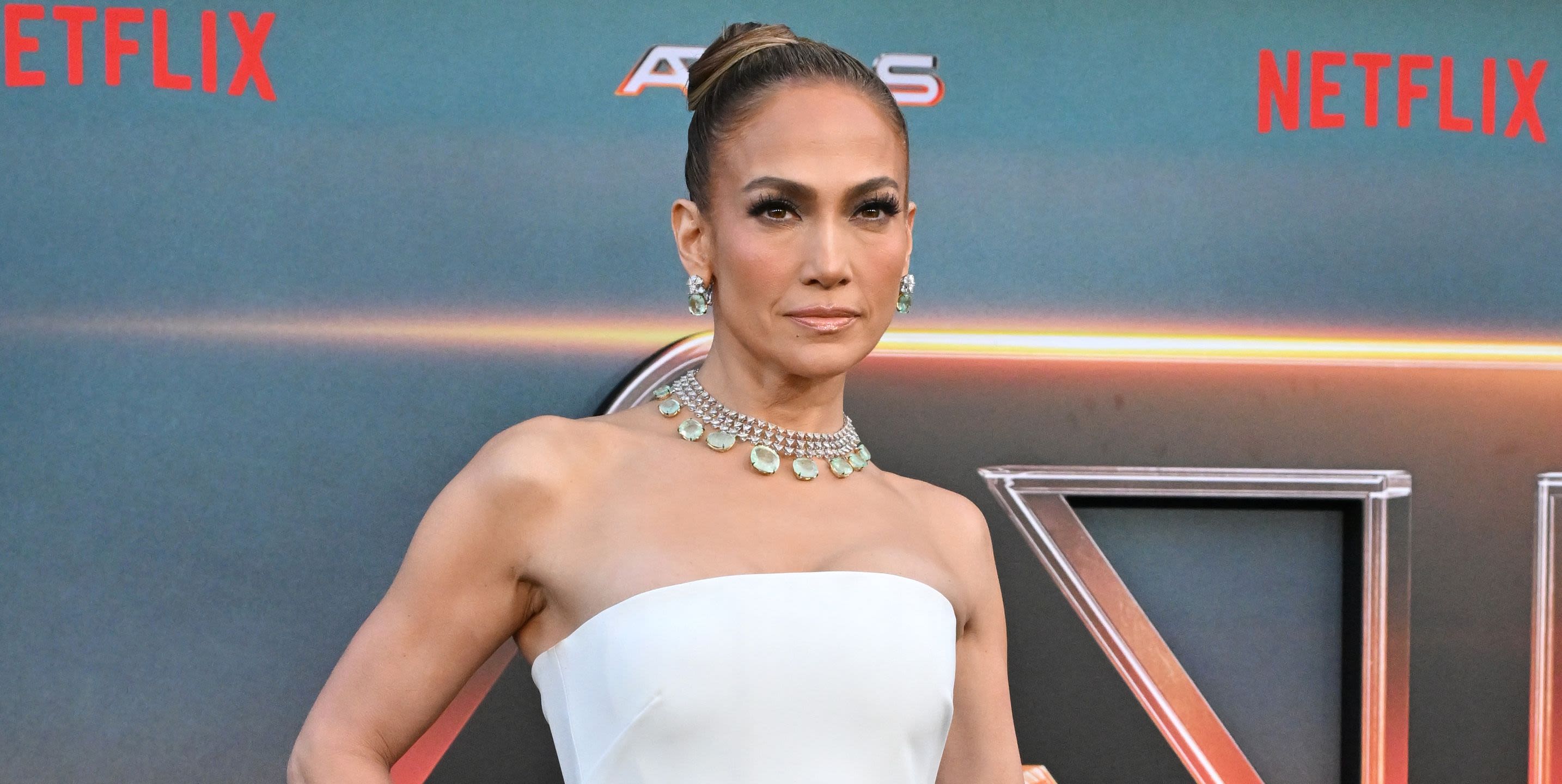 Jennifer Lopez shuts down Ben Affleck question in interview