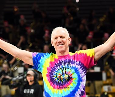 Hall of Famer Bill Walton, 71, dies of cancer