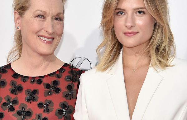 Meryl Streep's Daughter Louisa Jacobson Gummer Shares She's Queer - E! Online