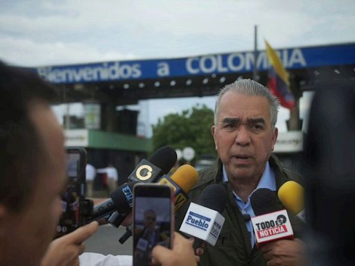 Luis Eduardo Martínez: La crisis migratoria cesará solo con un nuevo gobierno