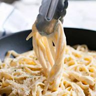 Fettuccine alfredo