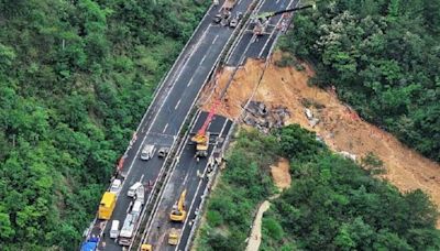 廣東梅龍高速公路坍塌釀24死30傷 途經車主：有車輛掉落起火