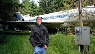 Compra un viejo avión Boeing 727 y lo convierte en su casa: así ha quedado