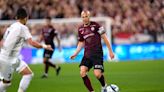 Iniesta says farewell to Japanese soccer with rare start for Kobe