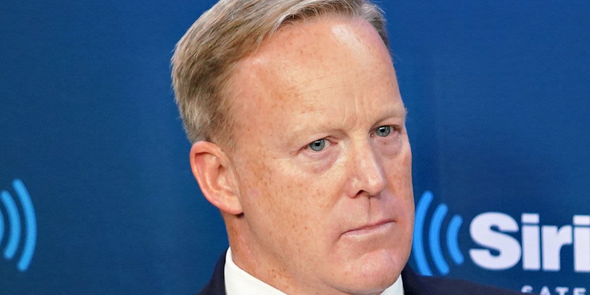 Sean Spicer Had A Debate Idea For Donald Trump. It Did Not Go Well.