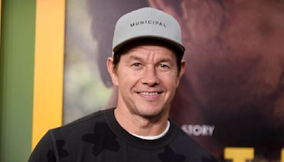 Mark Wahlberg is now doing 2 am workouts in new video: ‘Get a head start’