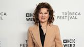 Sandra Bernhard Apologizes to Morgan Fairchild for Not Being Nice on Roseanne