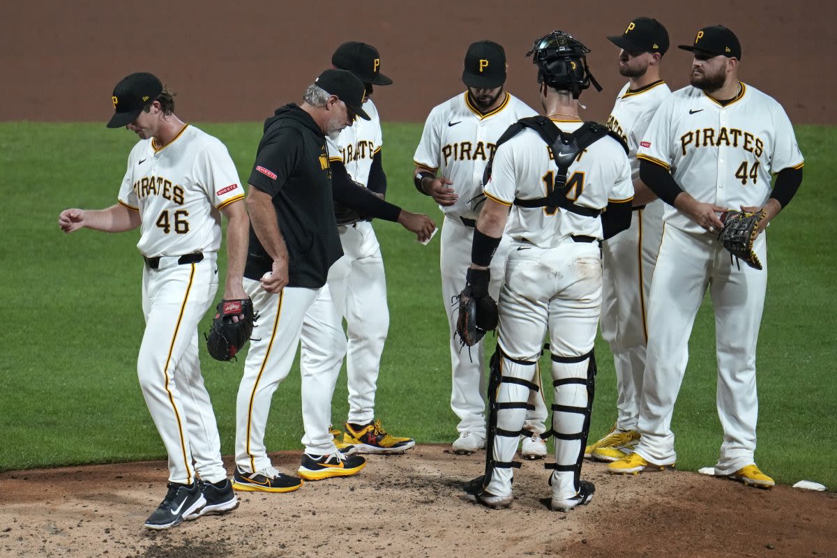 Padres use 6 pitches to blank Pirates in game delayed by rain