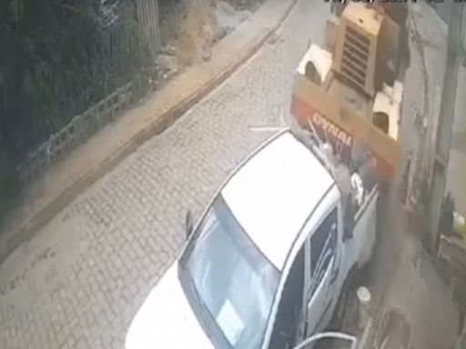 Vídeo: homem morre atropelado por rolo compressor desgovernado em Macaé | Rio de Janeiro | O Dia