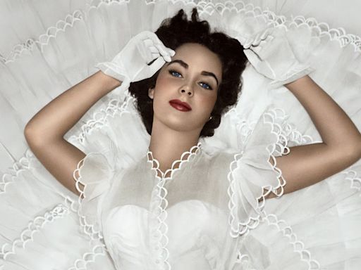 New documentary on Hollywood icon Elizabeth Taylor debuts on TV tonight