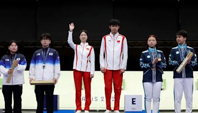 China obtiene su primer oro en rifle de aire y abre el medallero olímpico