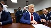 Trump niega haberse dormido durante juicio: "Simplemente cierro mis hermosos ojos azules y escucho intensamente", asegura | El Universal