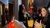 Ivete Sangalo ganha festa de aniversário surpresa em camarim, em São Paulo