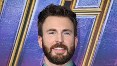 Chris Evans Clarifies That He Didn’t Really Sign An Israeli Bomb - WDEF