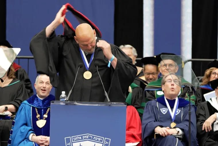 Fetterman removes Harvard hood in protest during Yeshiva University commencement speech