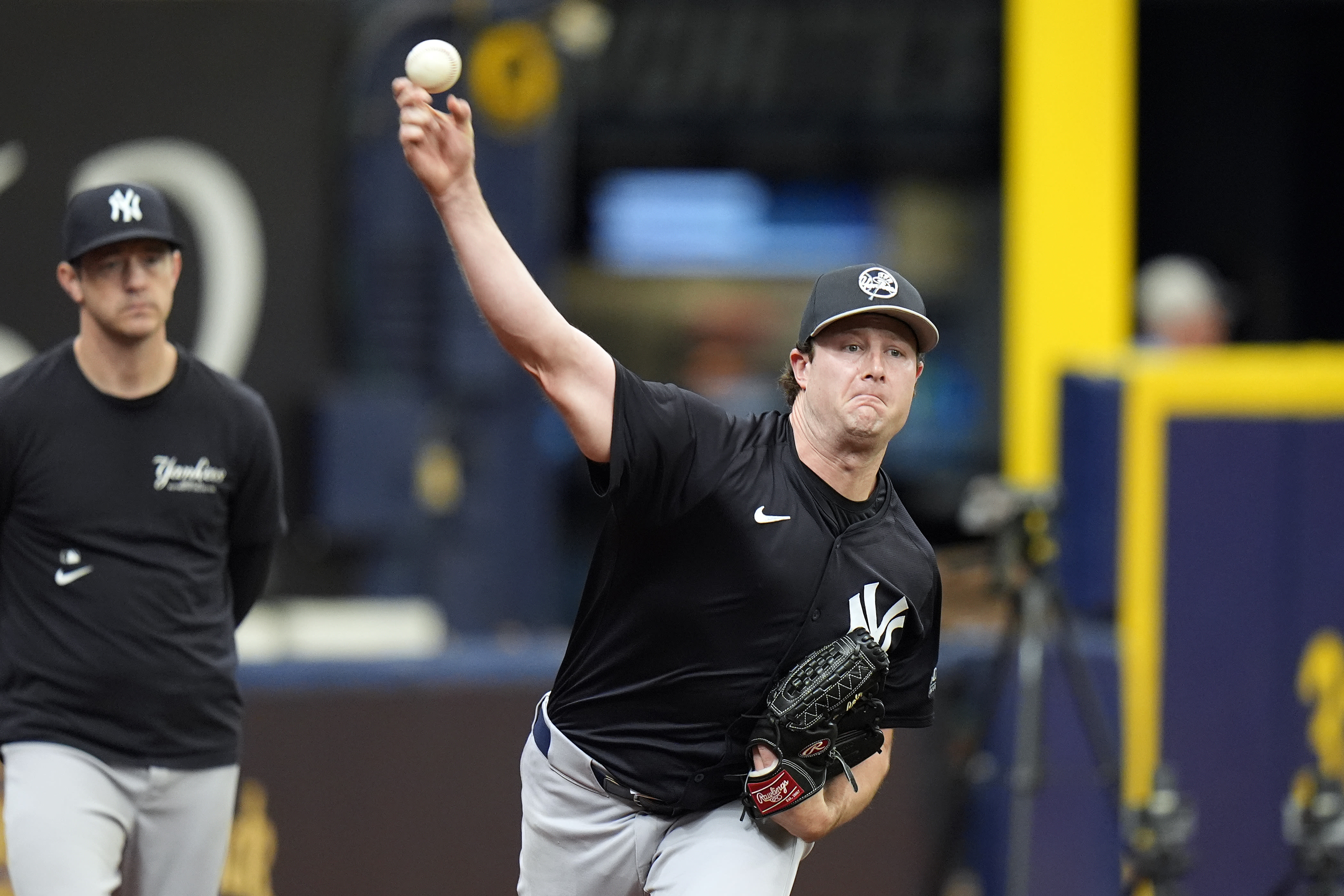 Kerry Carpenter's 2-run homer sends the Tigers to a 2-1 victory over the Blue Jays