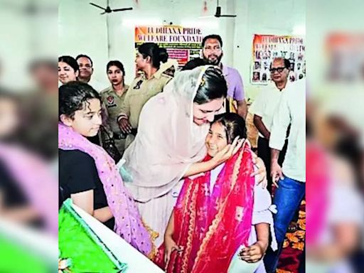 Amrita’s campaign is all about a personal connect | Ludhiana News - Times of India