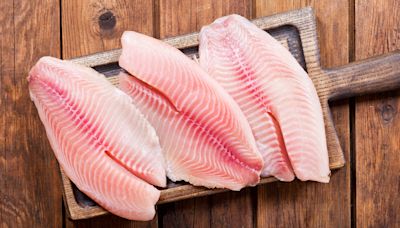 The Trick To Make Sure Your Seafood Stays Fresh Before Cooking It