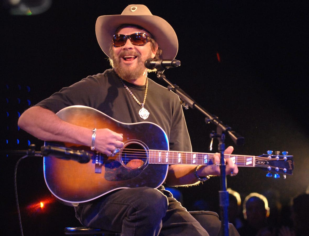 Hank Williams Jr. Makes His Long-Overdue Debut On Several Billboard Charts