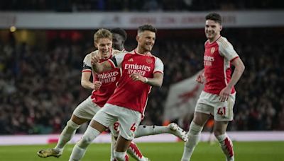 Arsenal vapulea 5-0 a Chelsea y se afianza como líder de la Liga Premier