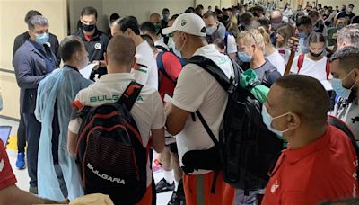 微軟大當機！1500人被迫留宿日本成田機場 搶不到長椅睡地板