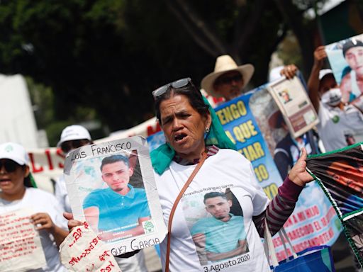 Mexicanas marchan el Día de las Madres por sus hijos desaparecidos sin "nada que celebrar"