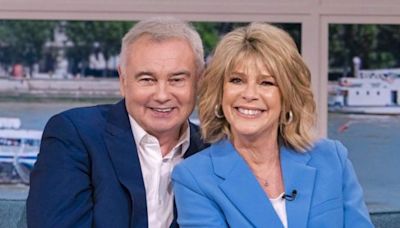 Eamonn Holmes still wearing wedding ring two months after Ruth Langsford split