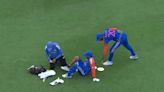 ...Rishabh Pant Summoning Team Physio For 'Knee Issue' During T20 World Cup Final - News18