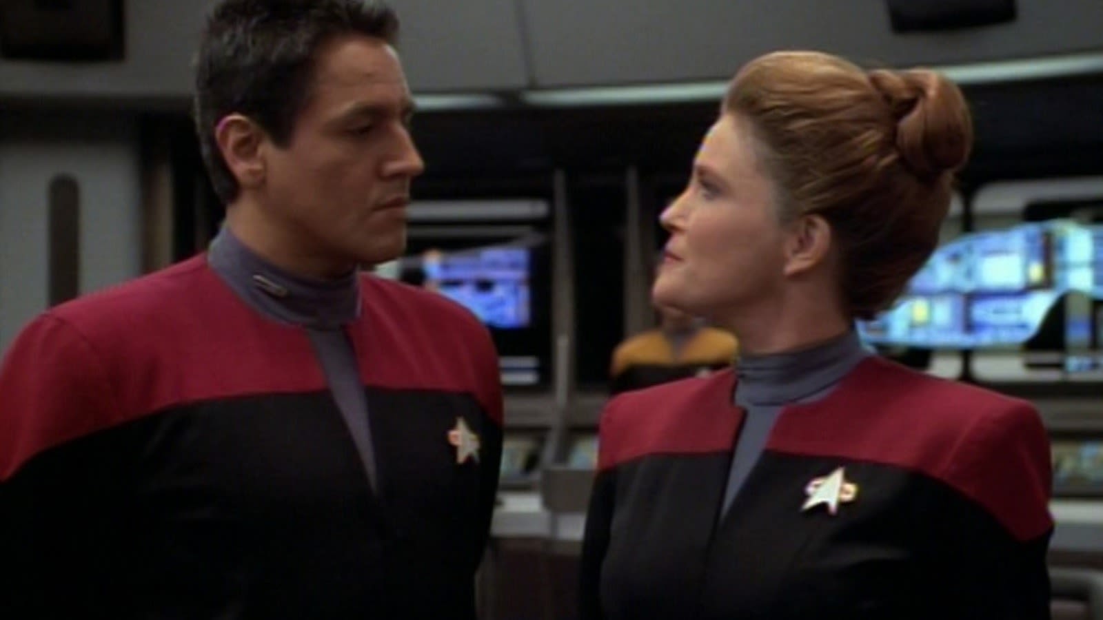 Star Trek: Voyager's Biggest Mistake Happened In The Pilot, According To One Writer - SlashFilm