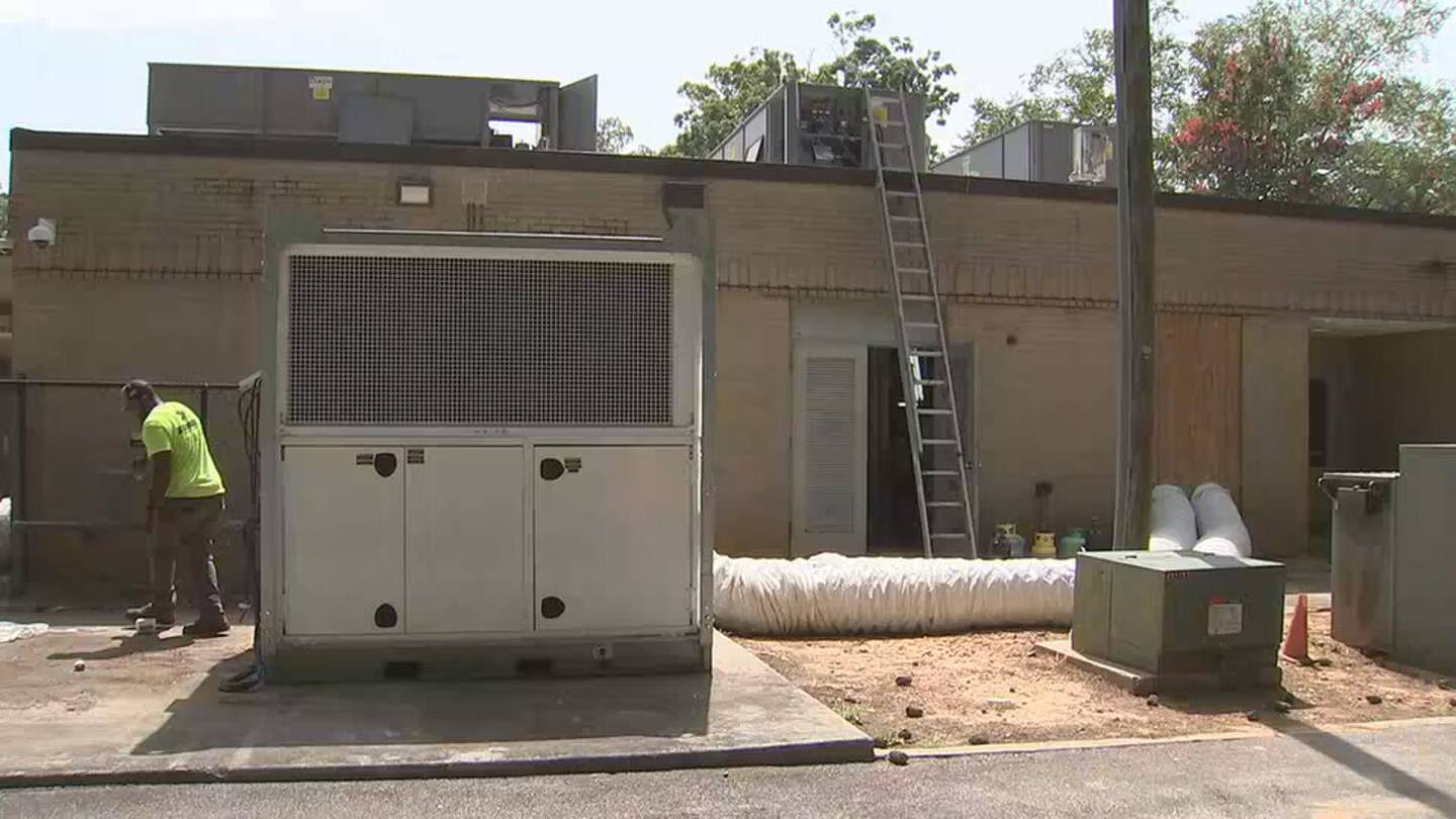 Parents concerned about broken AC at elementary school days before students return