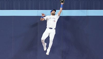 Aaron Judge hits 2-run HR as Yankees split series with Jays