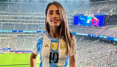 Los looks de las mujeres de la Selección en la semifinal: camisetas anudadas, detalles de lujo y complementos albicelestes