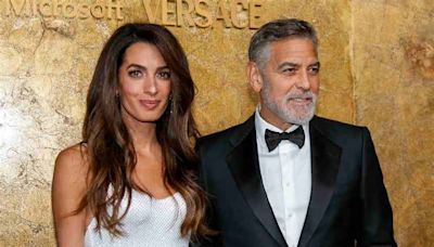 George Clooney, le rare foto con i figli (che sono sempre più uguali a lui) e Amal