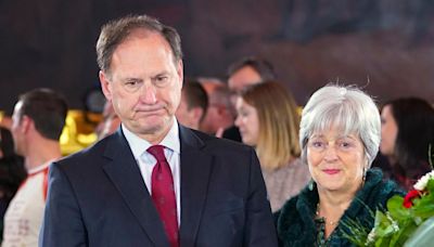 Upside-down flag at Justice Alito's home another blow for Supreme Court under fire