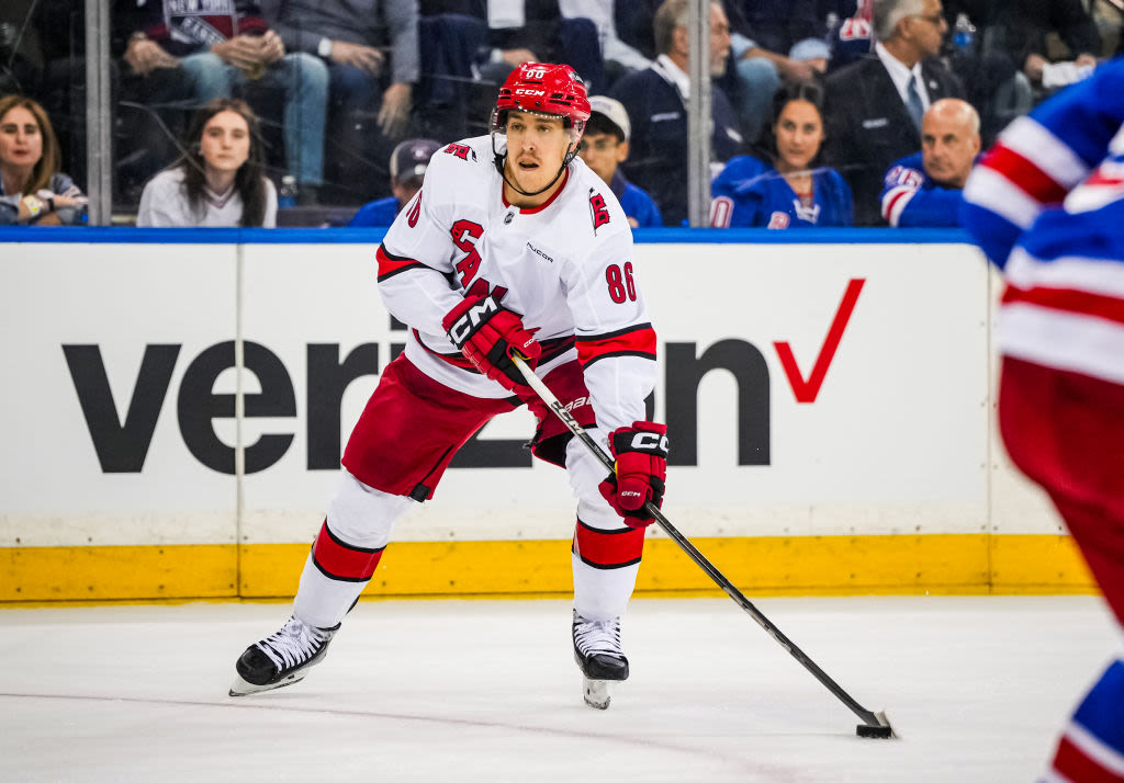 Blackhawks reportedly bringing back Teuvo Teravainen on 3-year contract