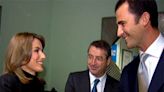 Los reyes Felipe y Letizia recrean 20 años después su primera imagen juntos y recuerdan, entre besos y abrazos, aquel día