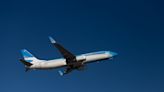 Milei habilita el acceso a los mercados aéreos de operadores nacionales y extranjeros y libera tarifas de vuelos