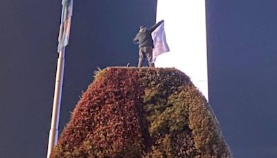 Tragedia en Buenos Aires: Hincha argentino muere durante multitudinaria concentración en el Obelisco