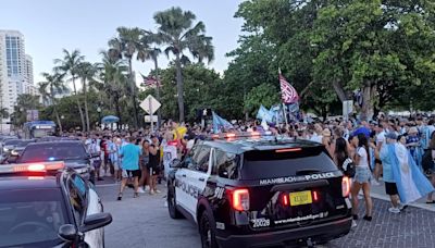 Copa América 2024: los argentinos celebran en Miami otro multitudinario banderazo en Estados Unidos