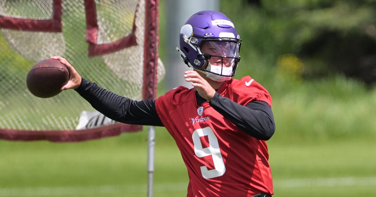 In his first Vikings practice, J.J. McCarthy loses a bet, learns from his coach's mistake