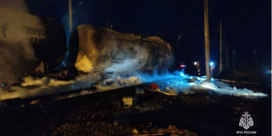Drone strikes fuel train in Russia's Volgograd Oblast, causing explosion, derailment, and spill